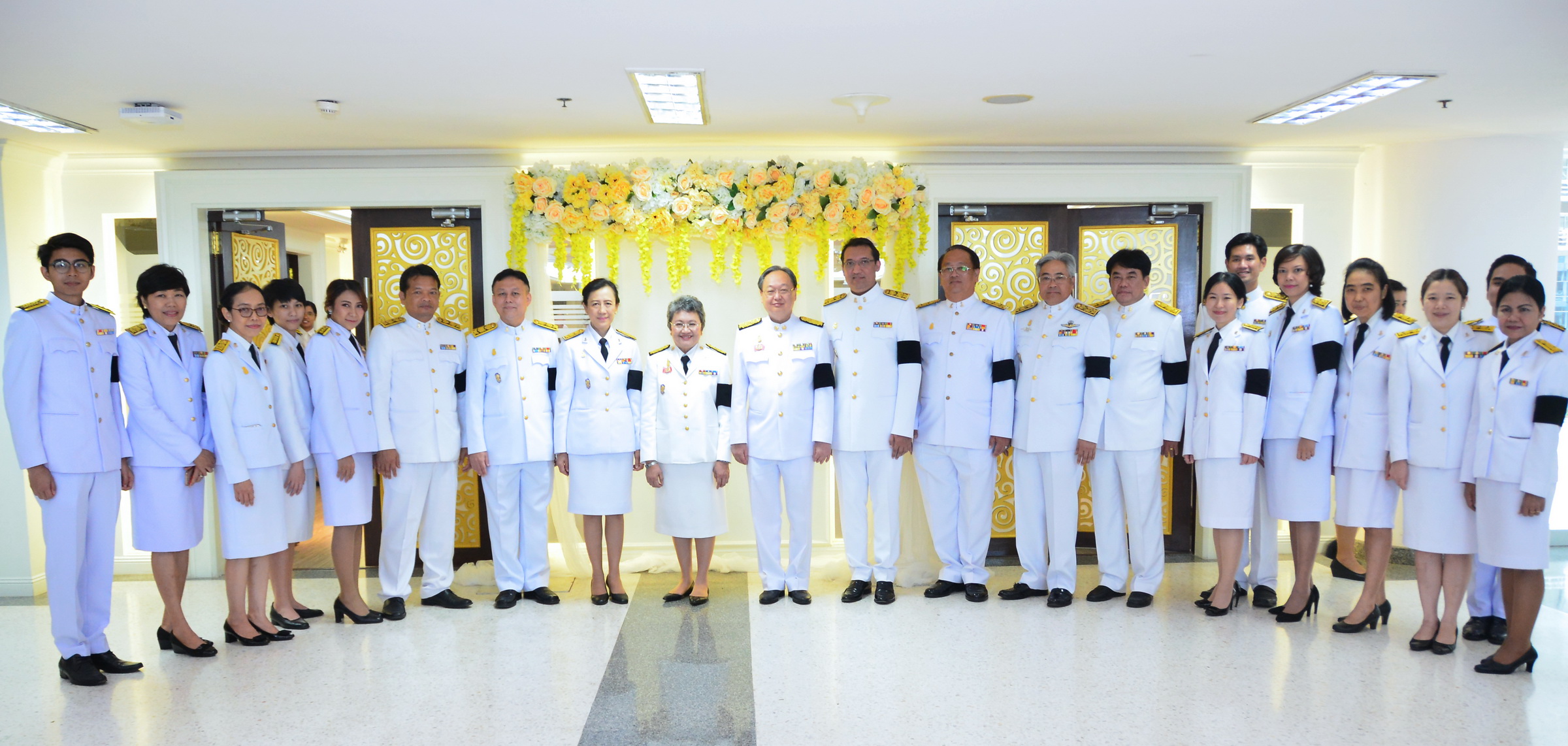 พิธีลงนามถวายพระพรสมเด็จพระเจ้าอยู่หัวมหาวชิราลงกรณ