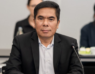นายอาวุธ