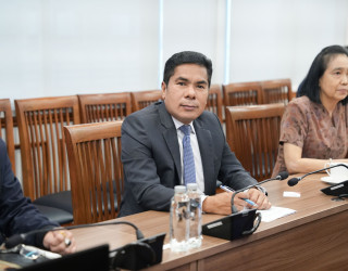 นายอาวุธ
