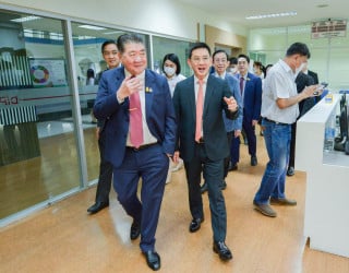 อธิบดีและผู้บริหารกรมทรัพย์สินทางปัญญาเข้าร่วมการประชุมรับมอบนโยบายจากรองนายกรัฐมนตรีและรัฐมนตรีว่าการกระทรวงพาณิชย์